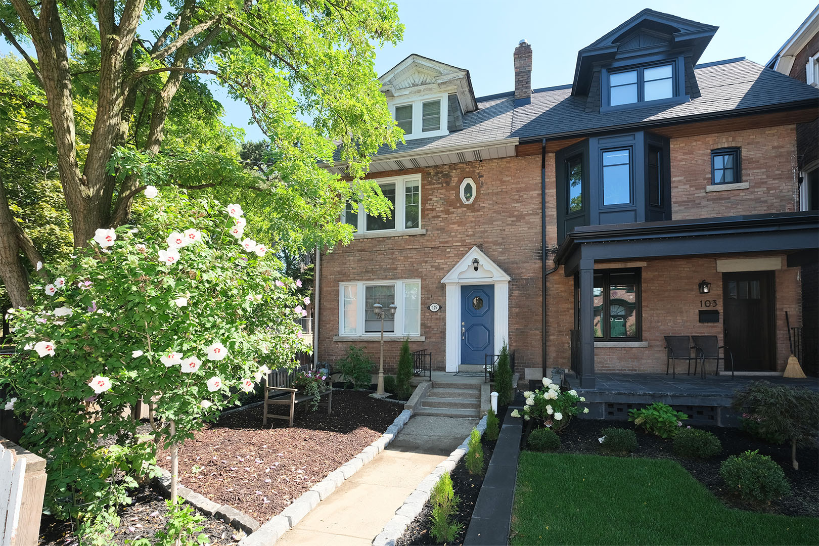 Spacious 1BR basement in Roncesvalles / Parkdale, utilities incl.